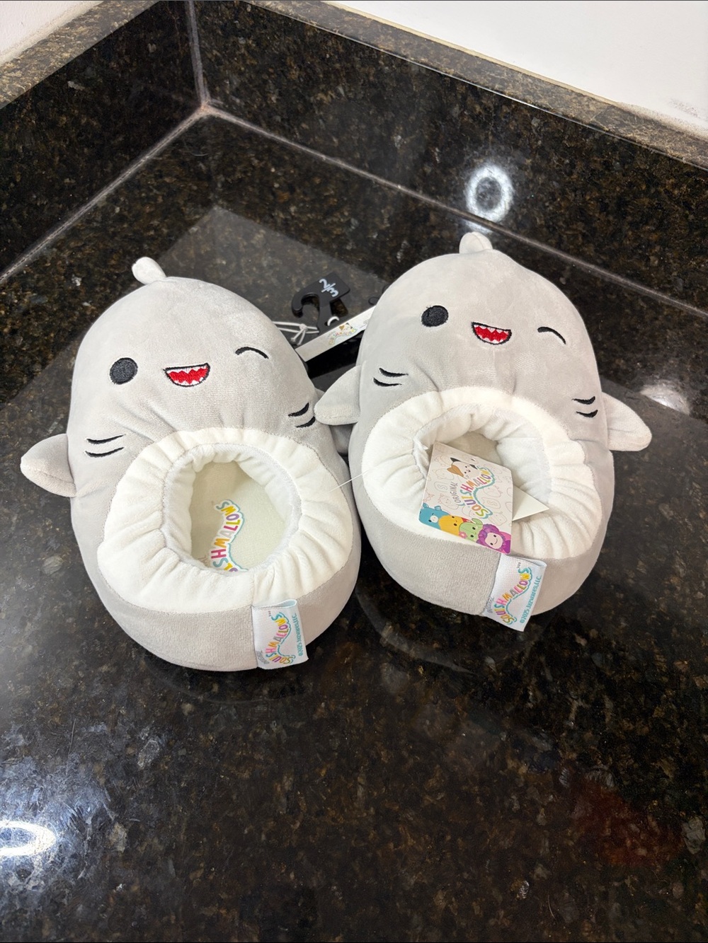 SQUISHMALLOWS NWT Gray Plush Shark Kids Slippers